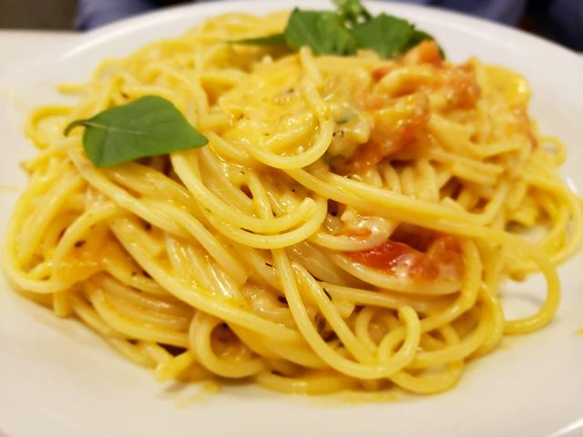 Spaghetti Flambado no queijo grana Padano